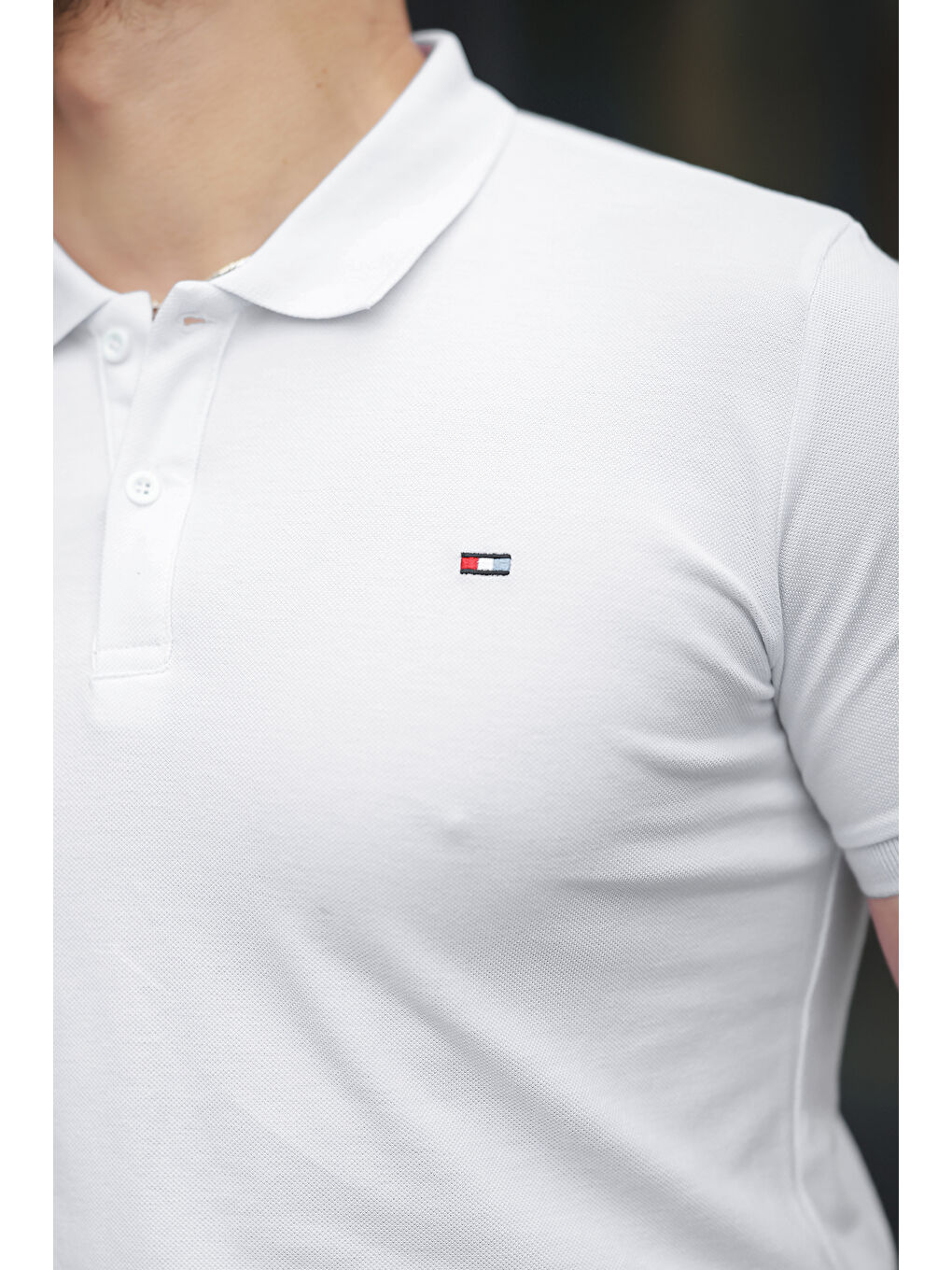 Beyaz Erkek Kıvrılmaz Polo Yaka Cepsiz Slim Fit Dar Kesim T-Shirt-1