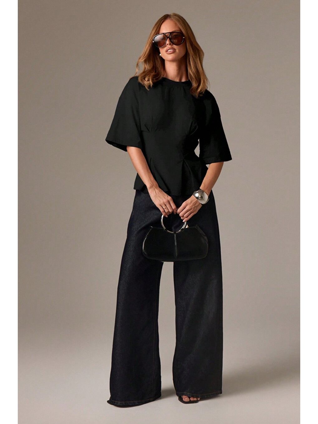 Siyah Kadın Oversize Basic Tişört Pile Detaylı Rahat Kesim Günlük Kombin-2