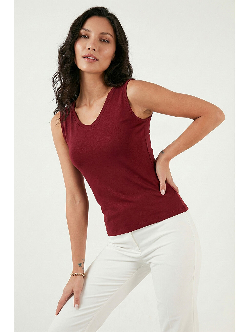 Bordo Kalın Askılı V Yaka Kadın Bluz 5864384-3