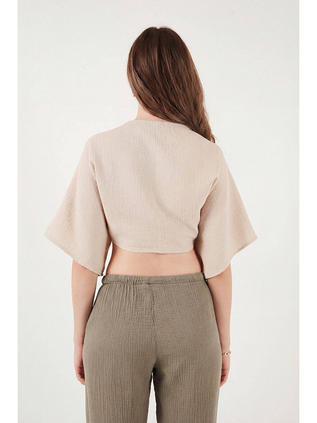 Bej Pamuklu Comfort Fit Bağlamalı Yarasa Kol Kadın Bolero 5866354-5