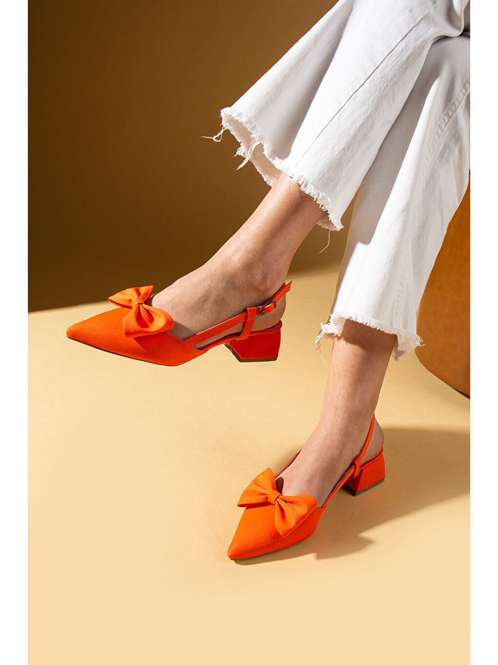 Turuncu Fiyonk Detaylı Saten Kumaş Slingback Kadın Topuklu Ayakkabı 87-141-25Saten-1