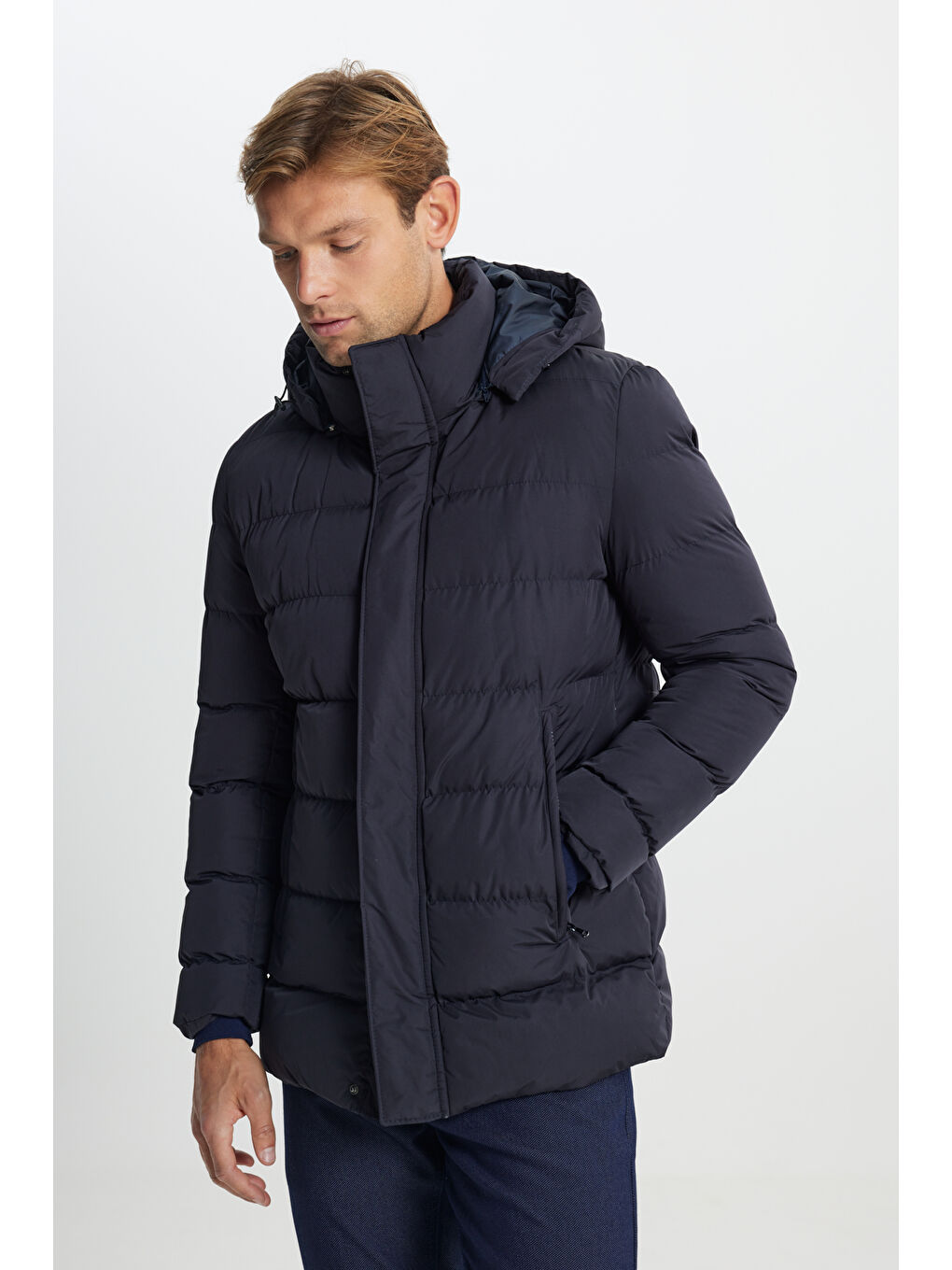 Erkek Lacivert Standart Fit Normal Kesim Çıkma Kapüşon Yaka Yan Cepli Mont-3