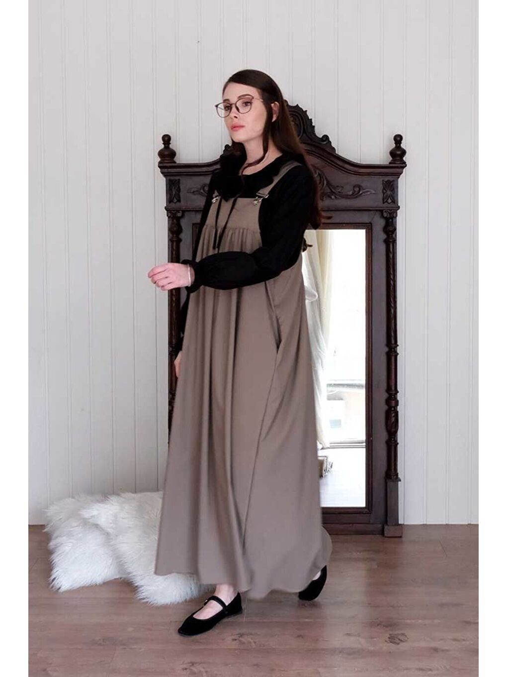 Bej Vizon Poliviskon Askılı Jile Siyah Yakası Fiyonklu Gömlek Takım-5