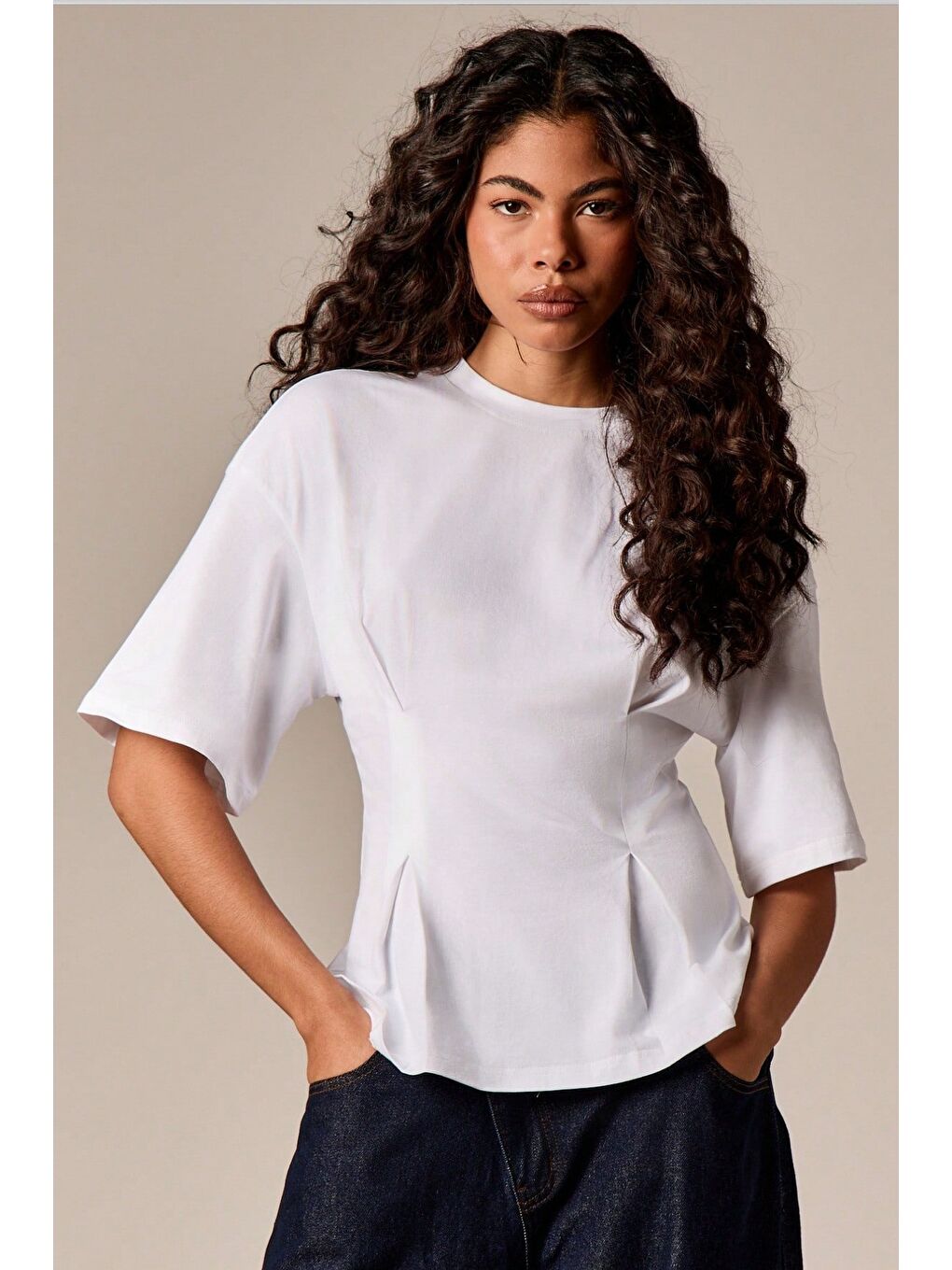 Beyaz Kadın Oversize Basic Tişört Pile Detaylı Rahat Kesim Günlük Kombin-2