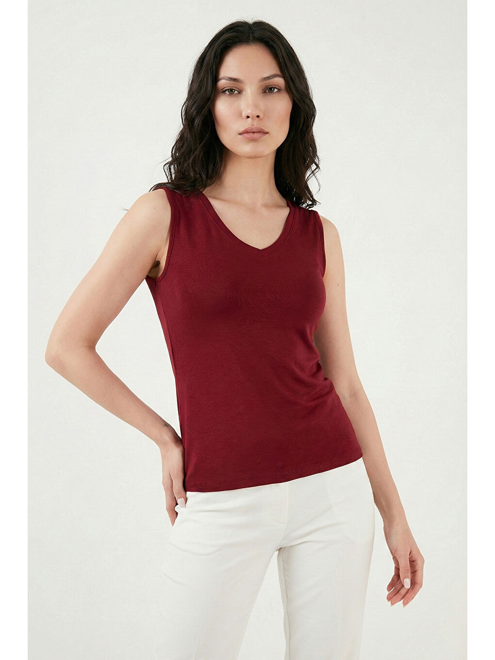 Bordo Kalın Askılı V Yaka Kadın Bluz 5864384-4