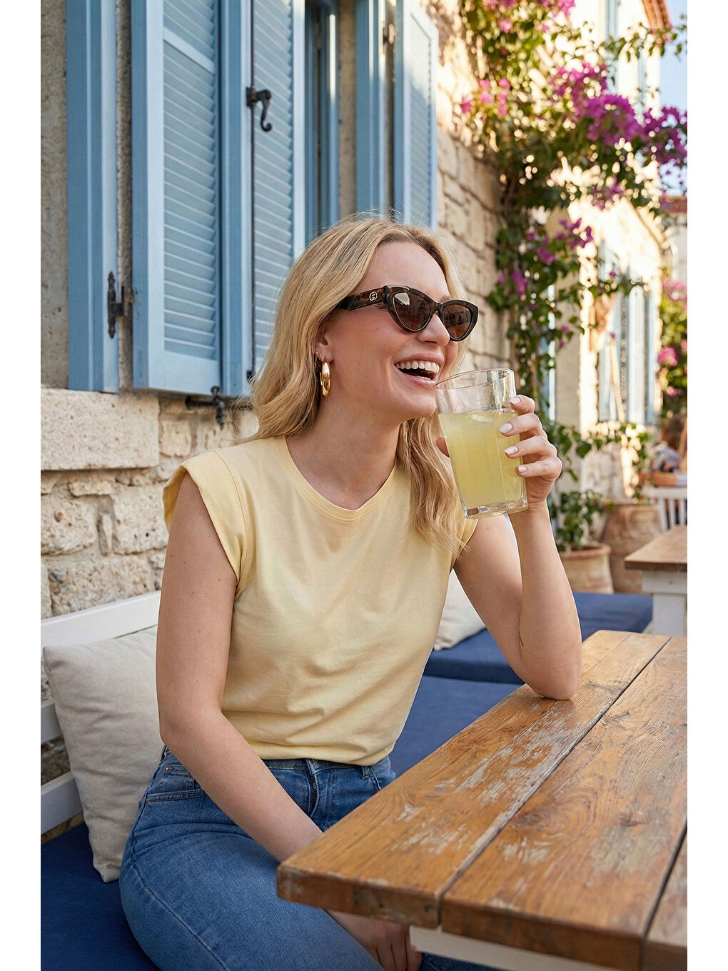 Sarı % 100 Pamuklu Bisiklet Yaka Kolsuz Kadın T Shirt 5864019-1