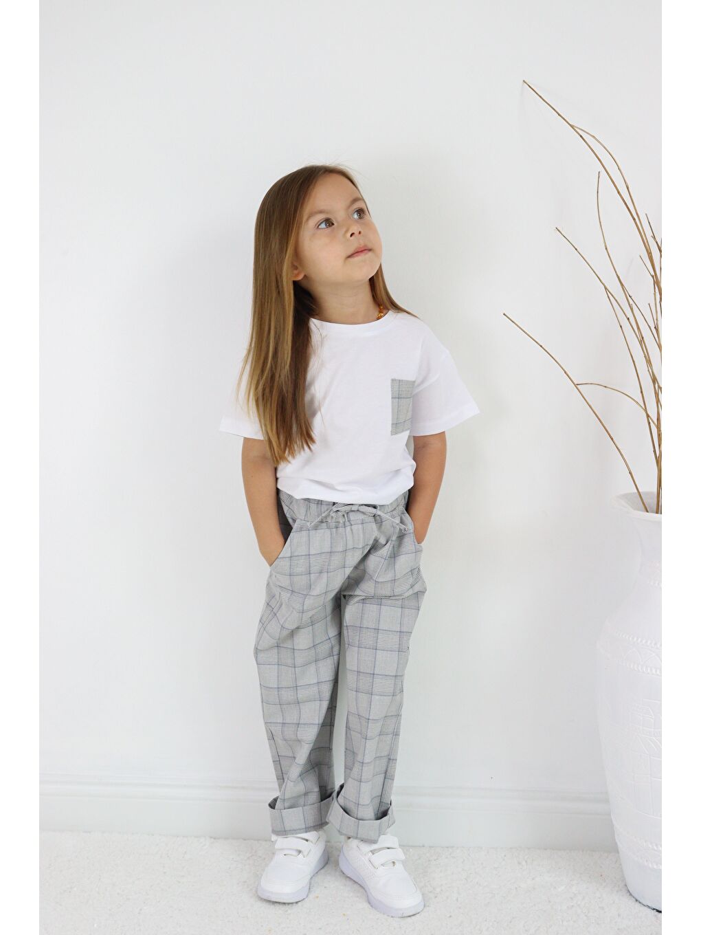 Beyaz Ekose Detaylı Tişört-1