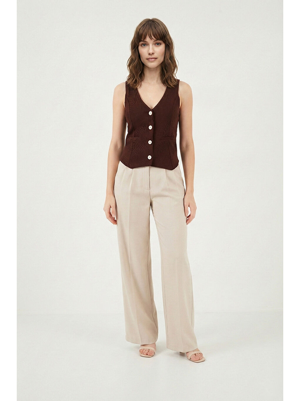 Kahverengi Fittili Regular Fit V Yaka Düğmeli Kadın Yelek 5866559-3