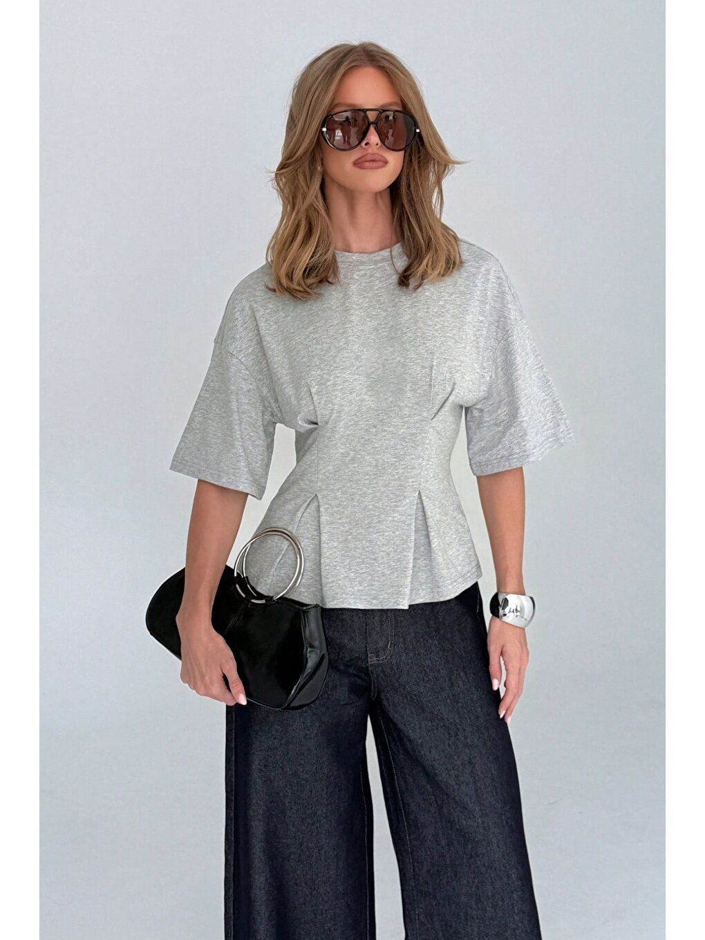 Gri Kadın Oversize Basic Tişört Pile Detaylı Rahat Kesim Günlük Kombin