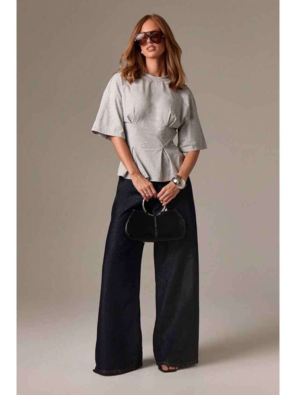 Gri Kadın Oversize Basic Tişört Pile Detaylı Rahat Kesim Günlük Kombin-1