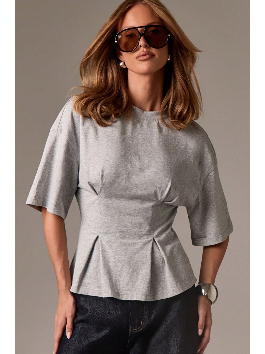 Gri Kadın Oversize Basic Tişört Pile Detaylı Rahat Kesim Günlük Kombin-2