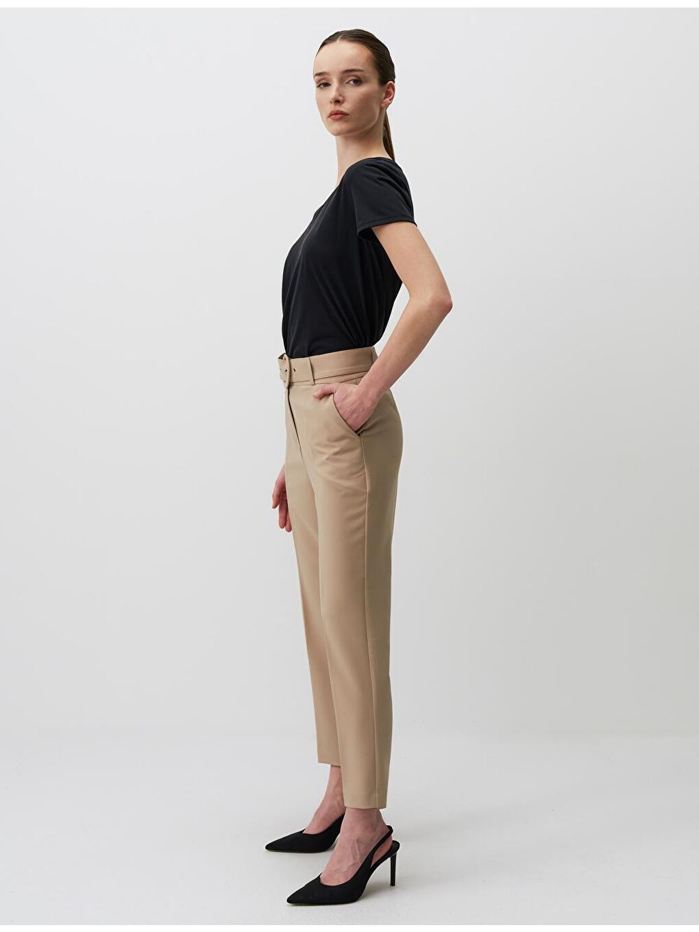 Bej Vizon Yüksek Bel Kemerli Kumaş Pantolon-1