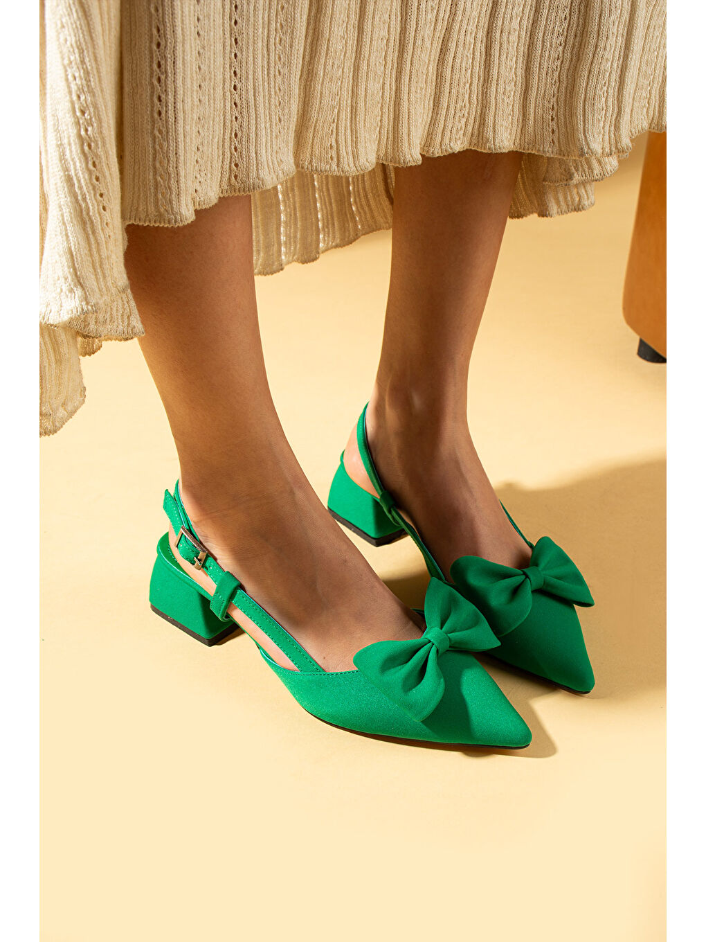 Yeşil Fiyonk Detaylı Saten Kumaş Slingback Kadın Topuklu Ayakkabı 87-141-25Saten-1