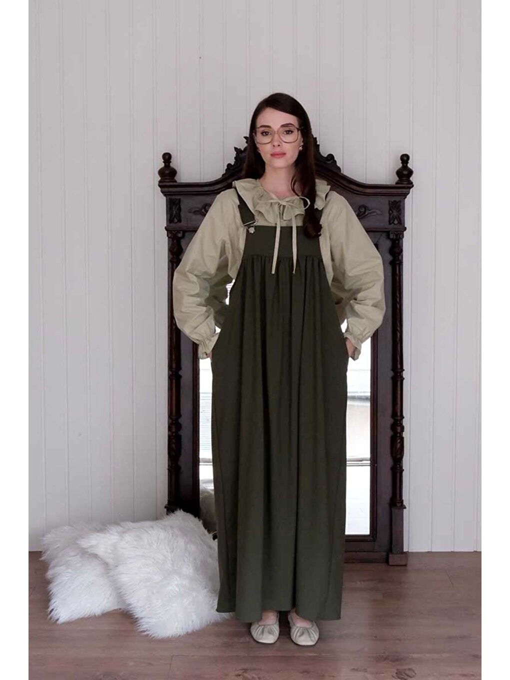 Haki Poliviskon Askılı Jile Açık Yeşil Yakası Fiyonklu Gömlek Takım-1