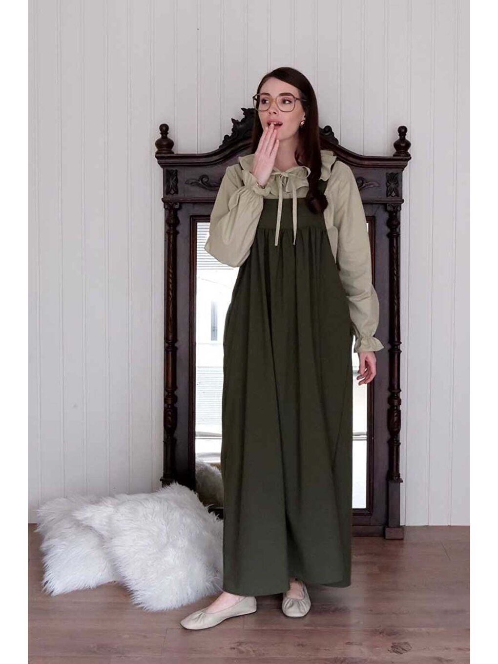 Haki Poliviskon Askılı Jile Açık Yeşil Yakası Fiyonklu Gömlek Takım-4