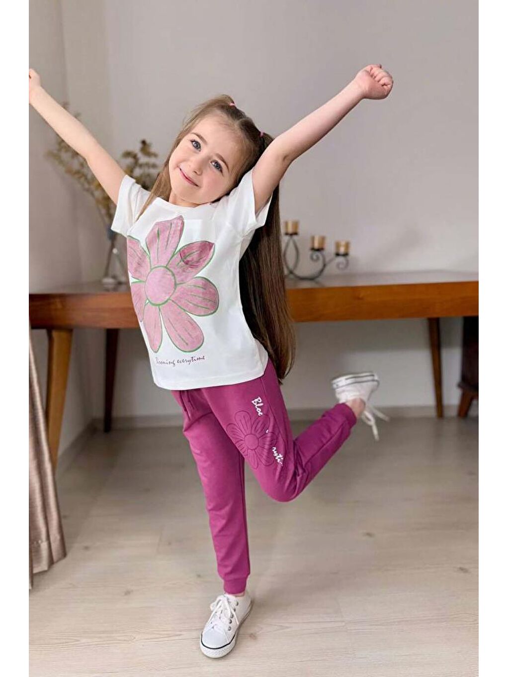 Kız Çocuk Üzeri Papatya Baskılı T-Shirt Çift Cepli Lastikli Mor Pijama Takımı