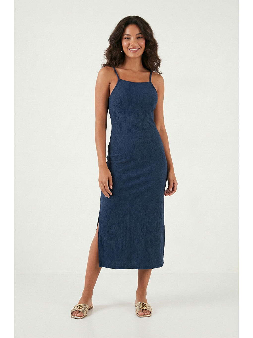 İndigo İp Askılı Fitted-Vücuda Oturan Yırtmaçlı Midi Kadın Elbise 5865573-3