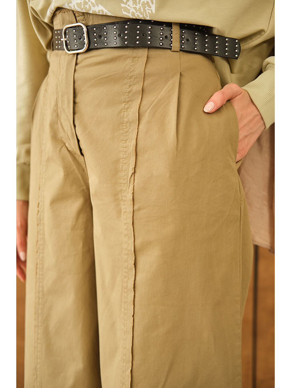 Kadın Çima Detaylı Kemerli Pantolon Haki Yeşil-1