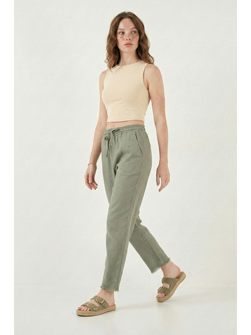 Haki Pamuklu Belden Bağlamalı Yüksek Bel Keten Görünümlü Kısa Paça Kadın Pantolon 668YP5134-1