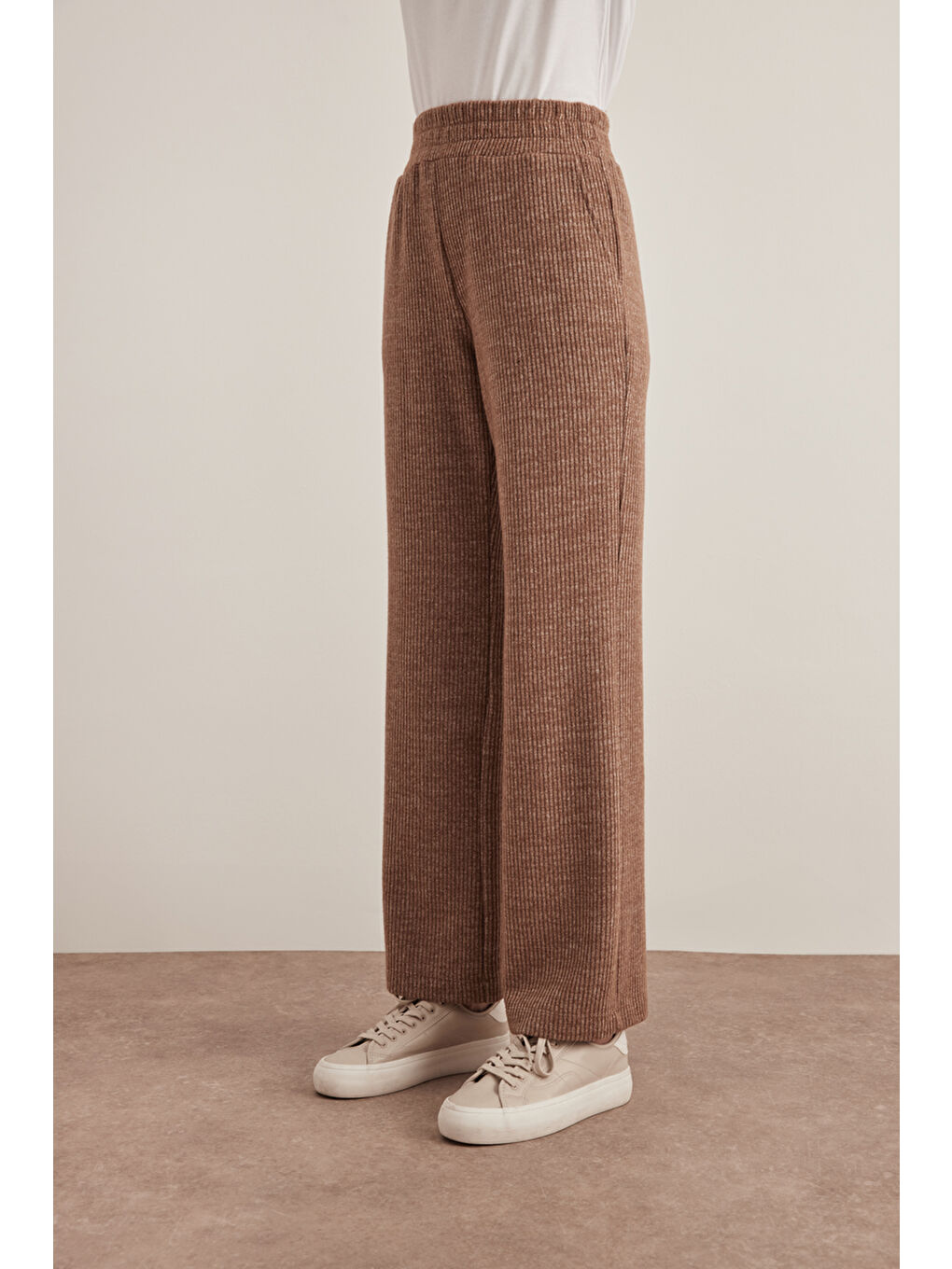 Bej Vizon Triko Beli Lastikli Pantolon-3