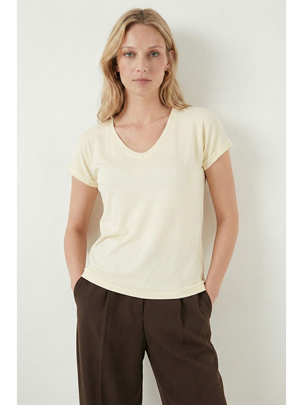 Sarı V Yaka Rahat Kesim Kadın Bluz 5862000-2