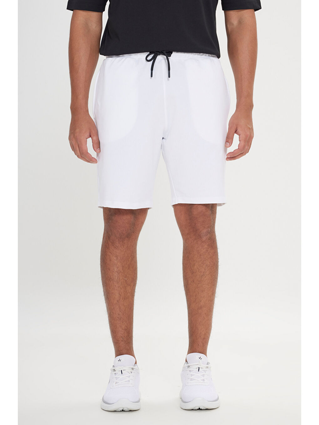 Erkek Beyaz Standart Fit Normal Kesim Pamuklu Esnek Örme Şort-1