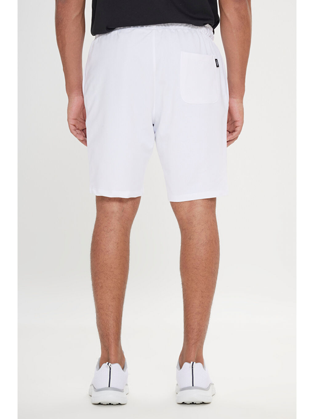 Erkek Beyaz Standart Fit Normal Kesim Pamuklu Esnek Örme Şort-4