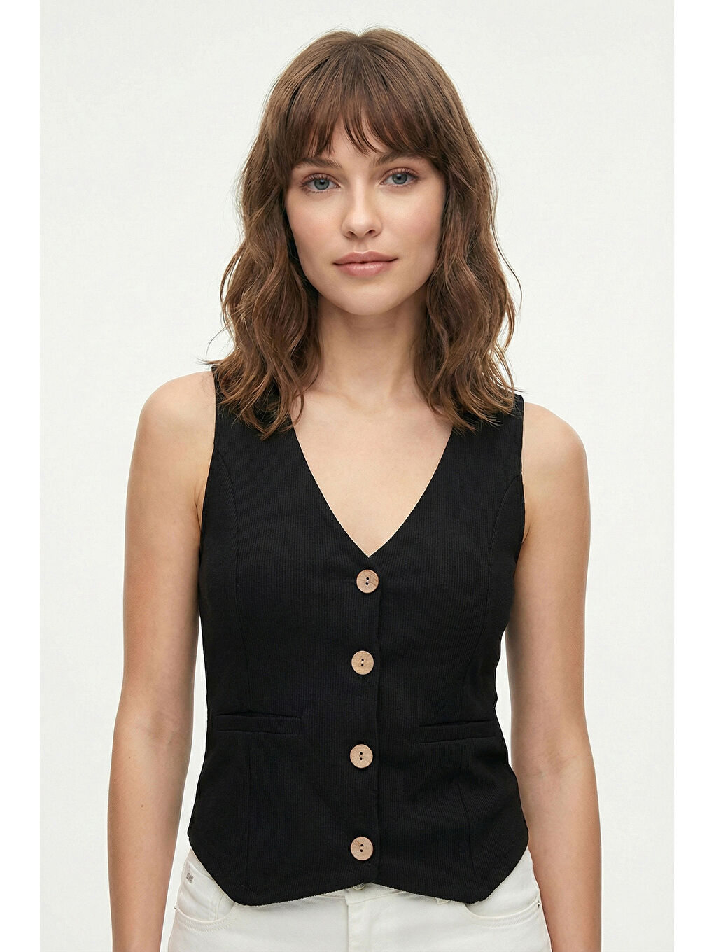 Siyah Fittili Regular Fit V Yaka Düğmeli Kadın Yelek 5866559-1