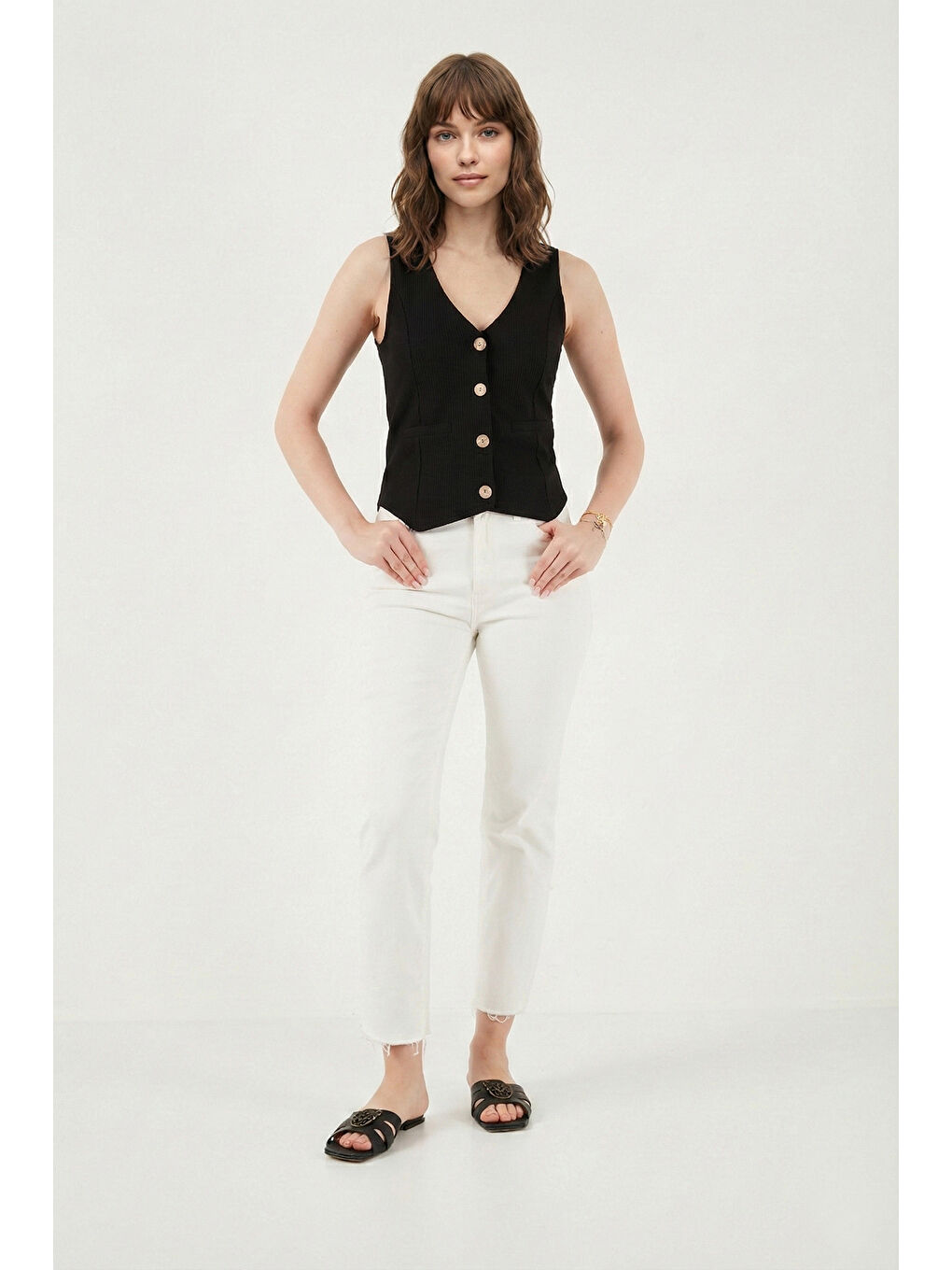 Siyah Fittili Regular Fit V Yaka Düğmeli Kadın Yelek 5866559-3