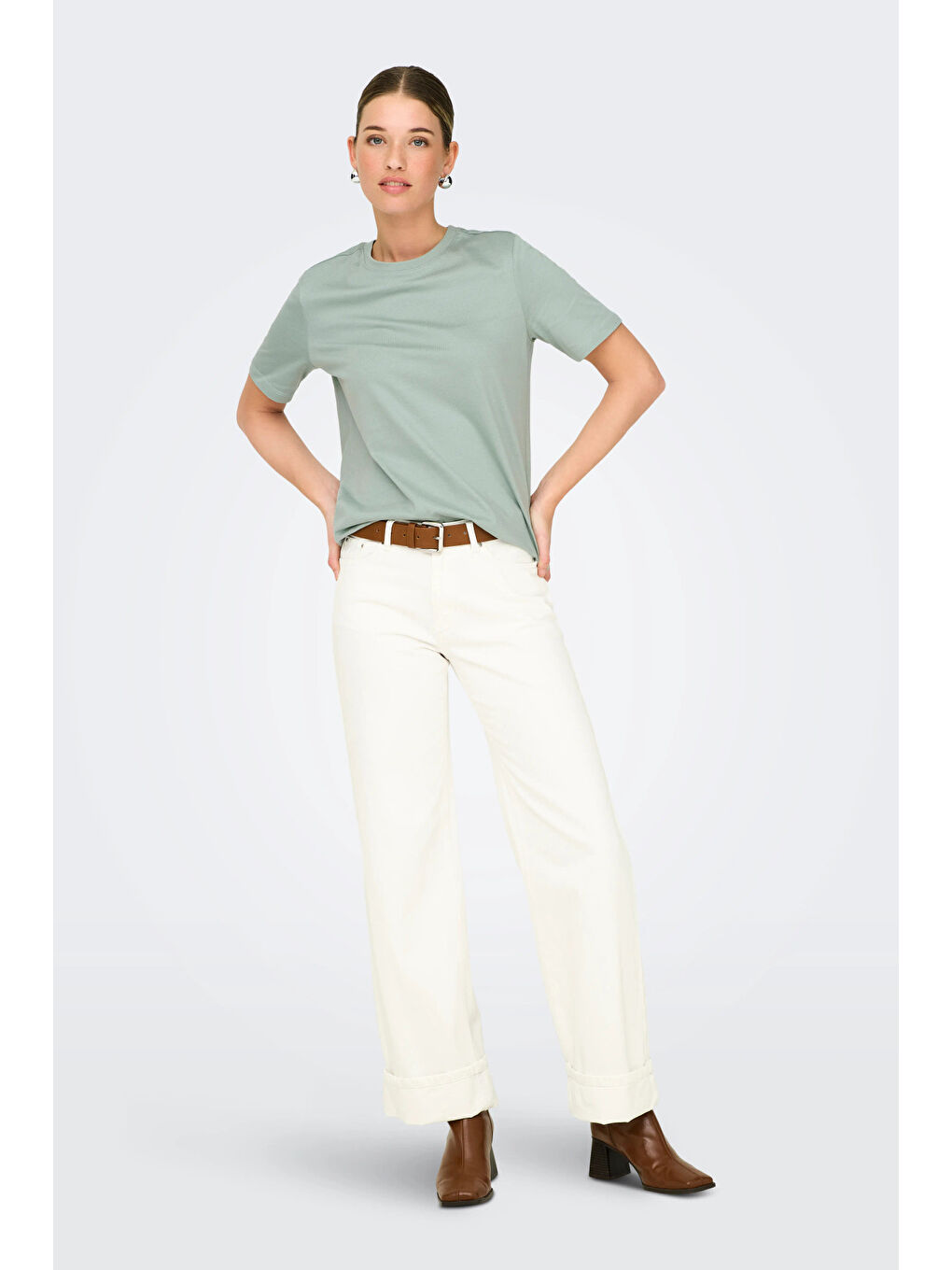 Yeşil Onlfreja Pamuklu Regular Fit Yuvarlak Yaka Kadın T Shirt 15367970-1