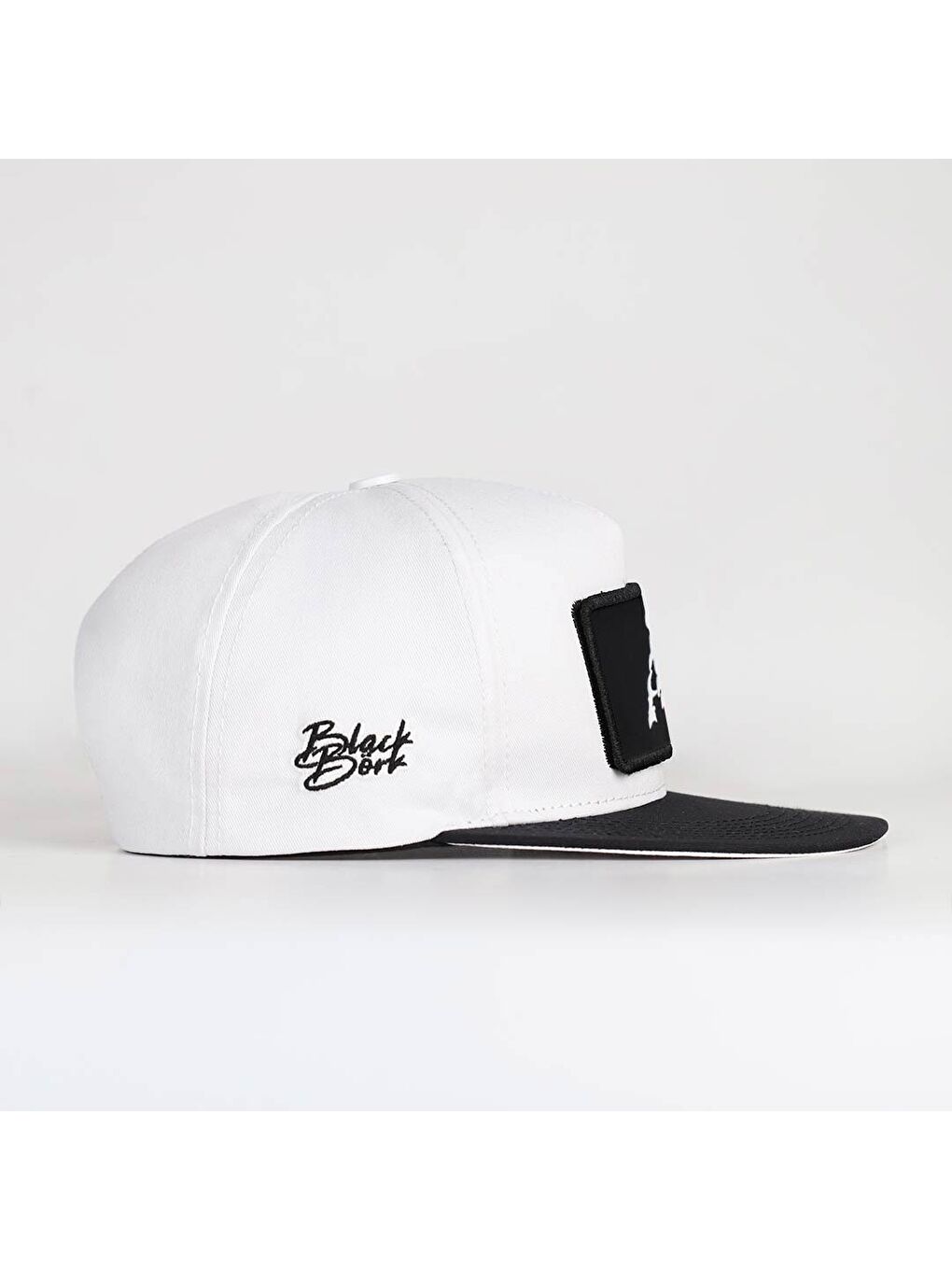 Boğa Logolu Siyah-Beyaz Hip Hop Şapka-2