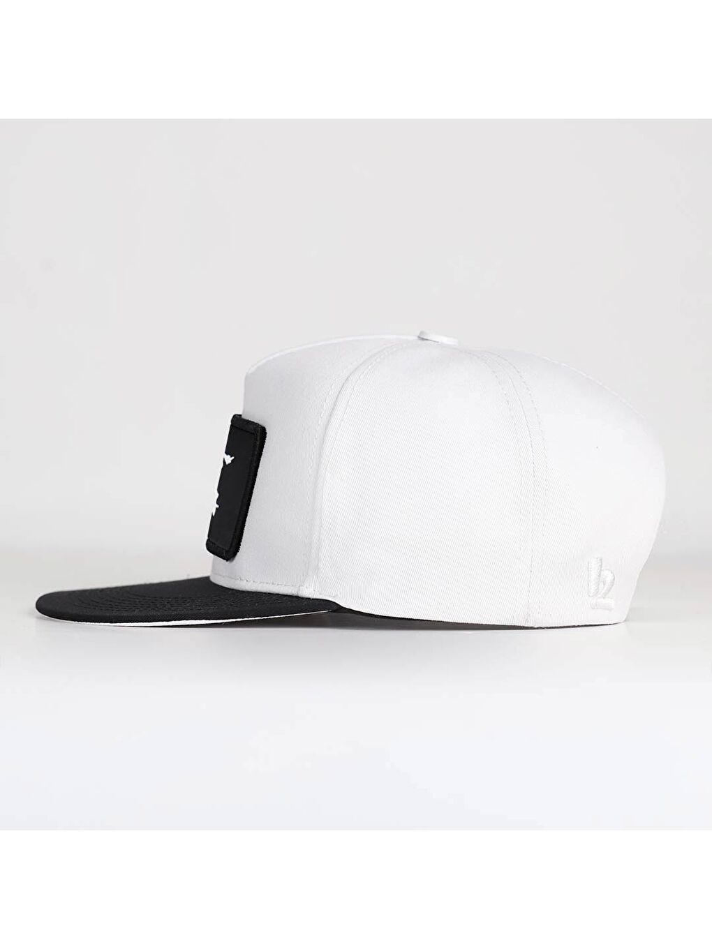 Boğa Logolu Siyah-Beyaz Hip Hop Şapka-3