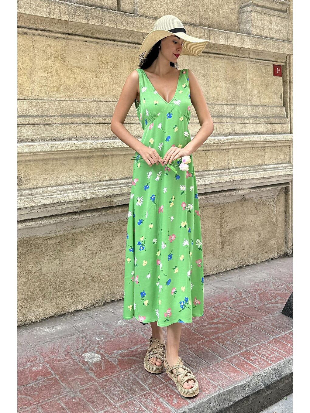 Now Moda Doğal Viskon V Yaka Desenli Bel Bağlamalı Uzun Yeşil Elbise - 2
