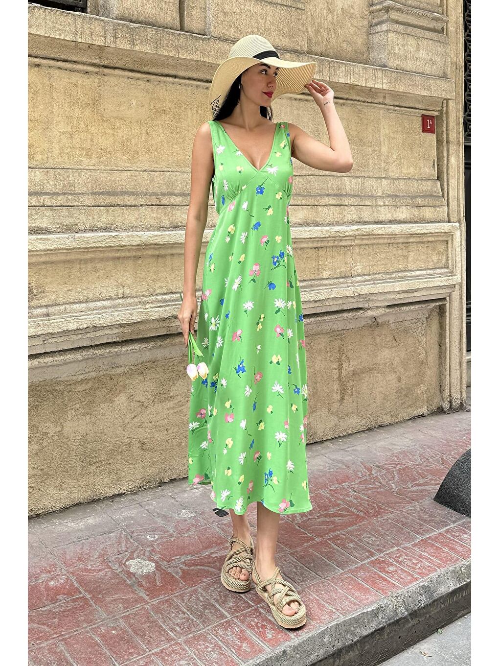 Now Moda Doğal Viskon V Yaka Desenli Bel Bağlamalı Uzun Yeşil Elbise - 3