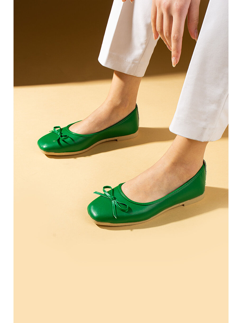 Yeşil Küt Burunlu Fiyonk Detaylı Rahat Kalıp Babet 81-140-25