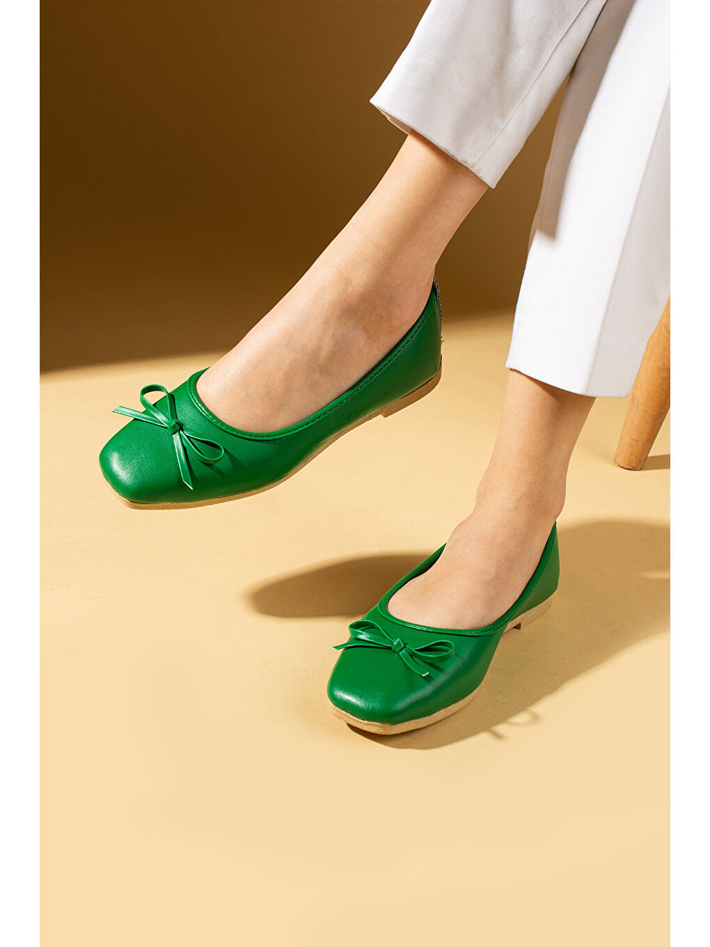 Yeşil Küt Burunlu Fiyonk Detaylı Rahat Kalıp Babet 81-140-25-1