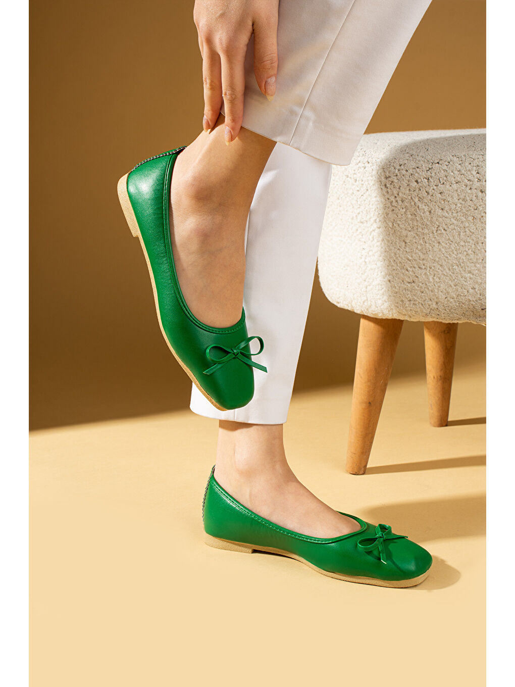 Yeşil Küt Burunlu Fiyonk Detaylı Rahat Kalıp Babet 81-140-25-2