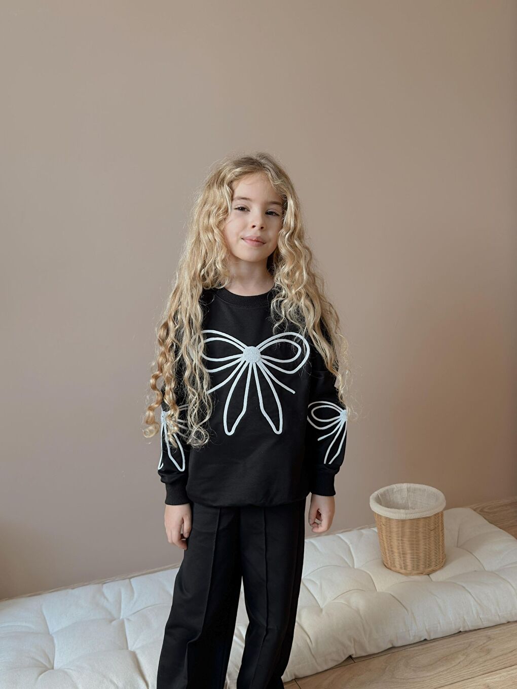 Kız Çocuk Fiyonk Detaylı Siyah Alt Üst Takım-1
