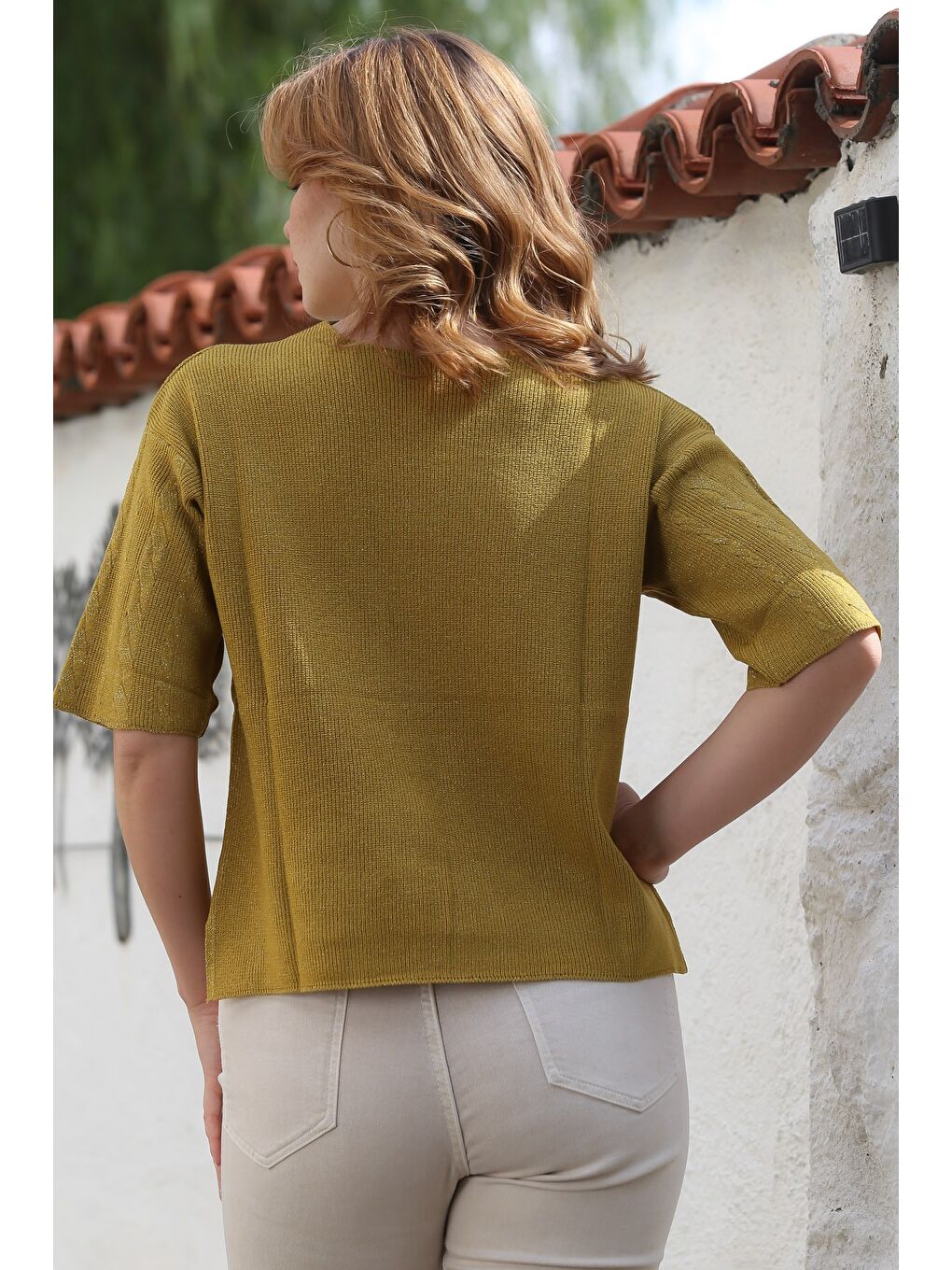 Sarı Hardal Rengi Yuvarlak Yaka Kısa Kol Örgü Desenli Yırtmaçlı Triko Bluz 56 59-1