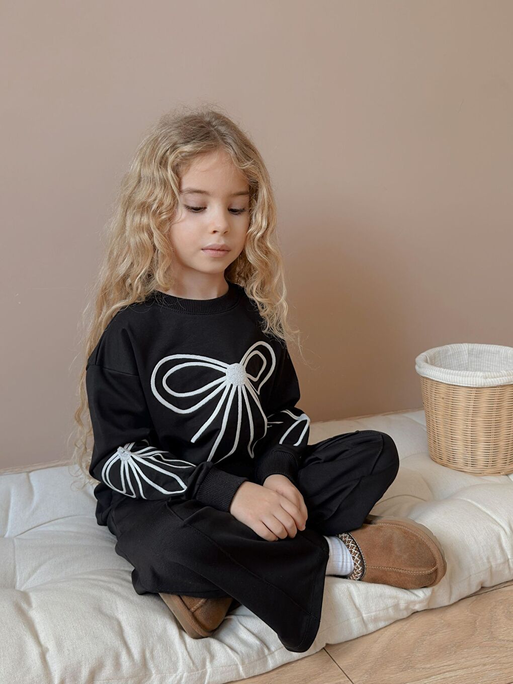 Kız Çocuk Fiyonk Detaylı Siyah Alt Üst Takım-3