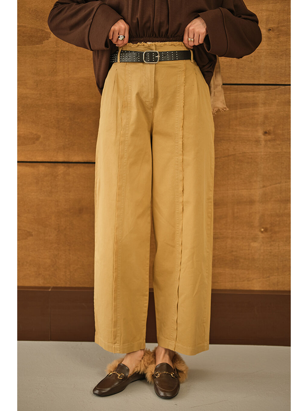Sarı Kadın Çima Detaylı Kemerli Pantolon Hardal-1