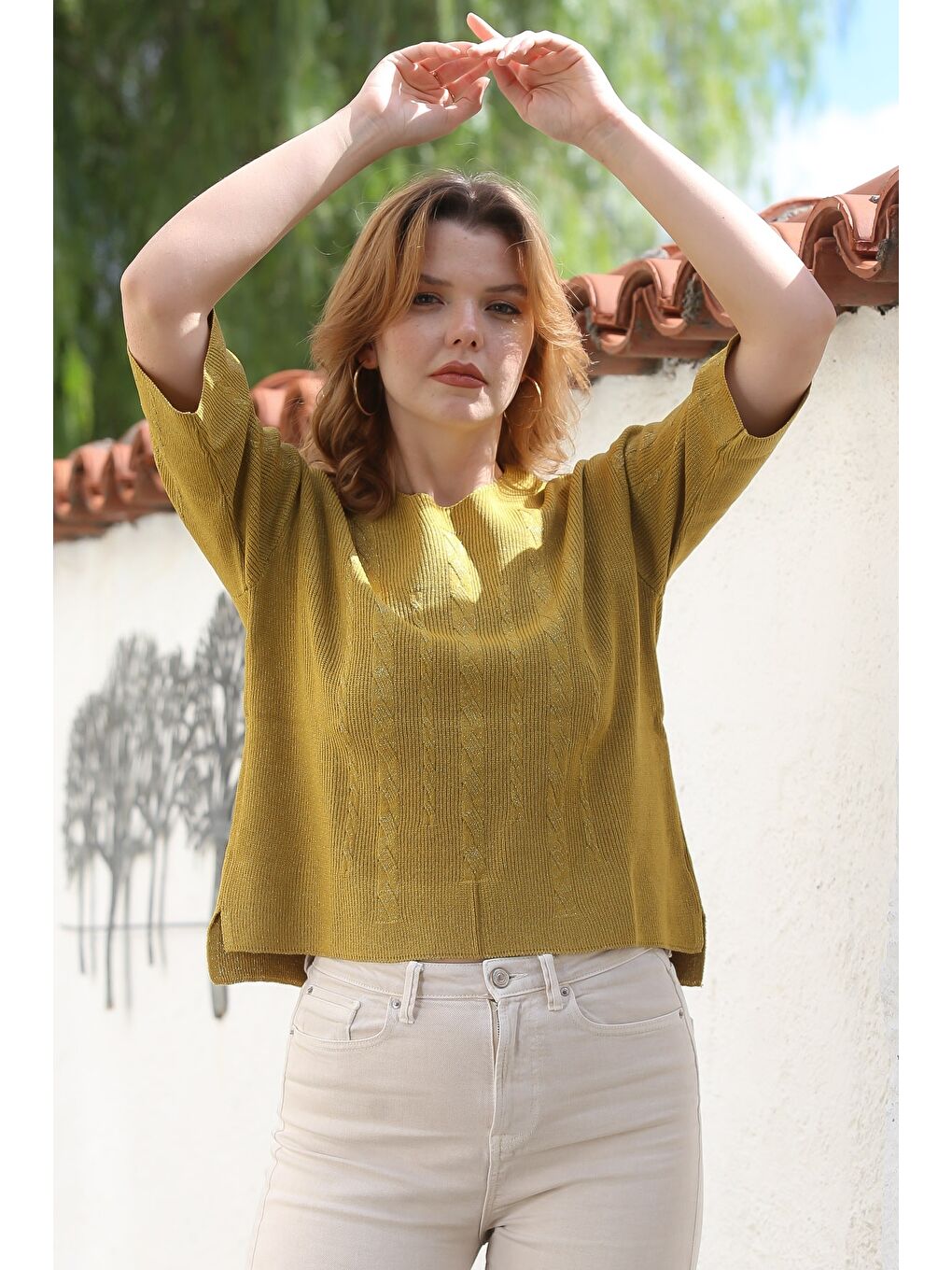 Sarı Hardal Rengi Yuvarlak Yaka Kısa Kol Örgü Desenli Yırtmaçlı Triko Bluz 56 59-6