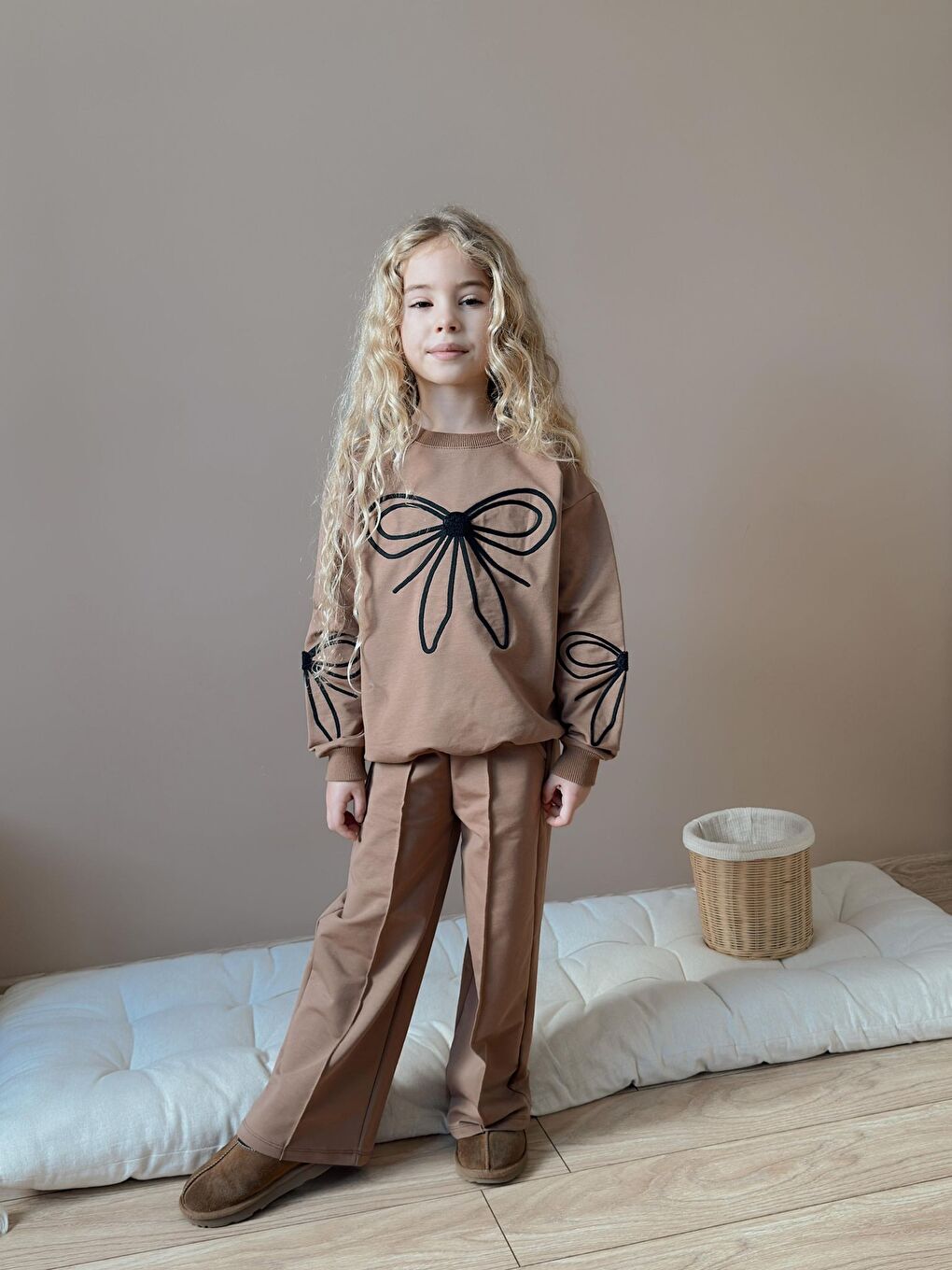 Kahverengi Kız Çocuk Fiyonk Detaylı Kahve Alt Üst Takım-2