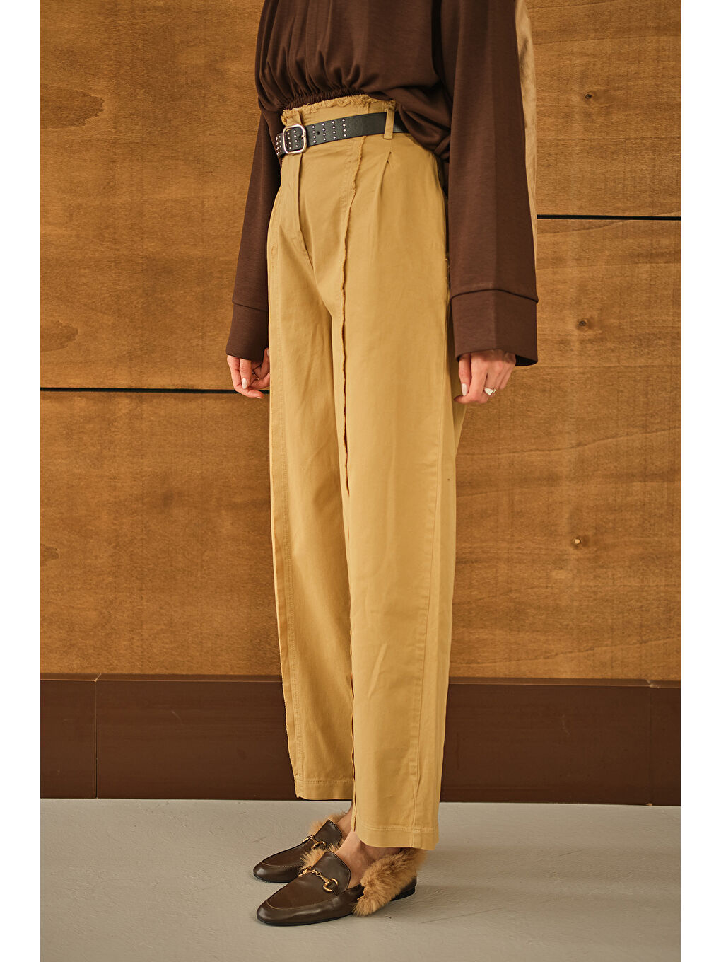 Sarı Kadın Çima Detaylı Kemerli Pantolon Hardal-4