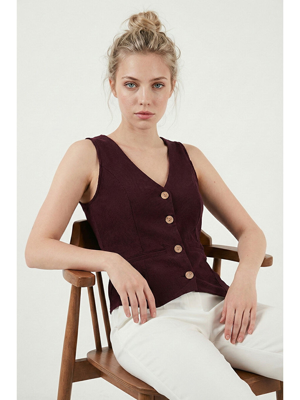 Mürdüm Fittili Regular Fit V Yaka Düğmeli Kadın Yelek 5866559-2