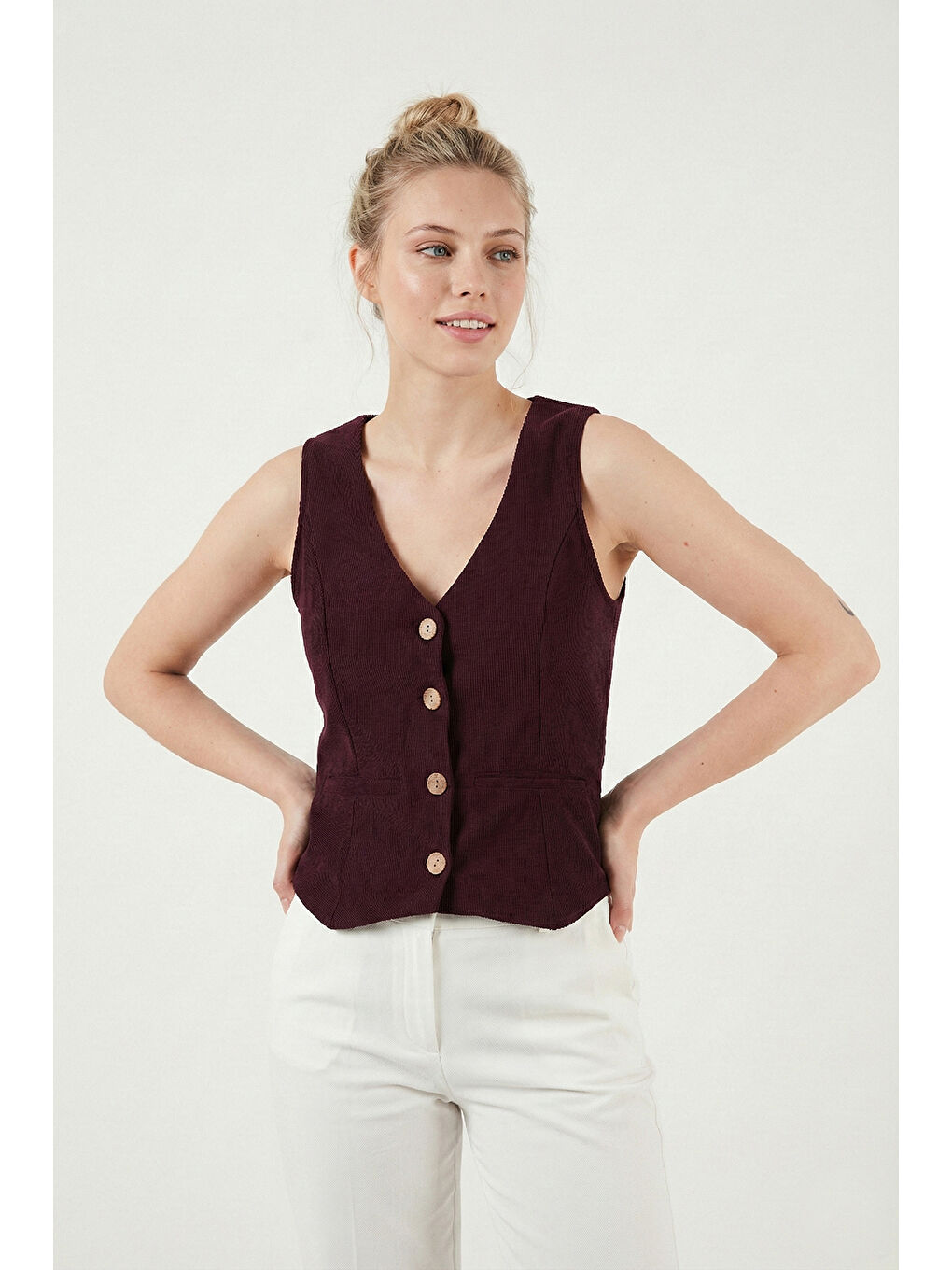 Mürdüm Fittili Regular Fit V Yaka Düğmeli Kadın Yelek 5866559-3