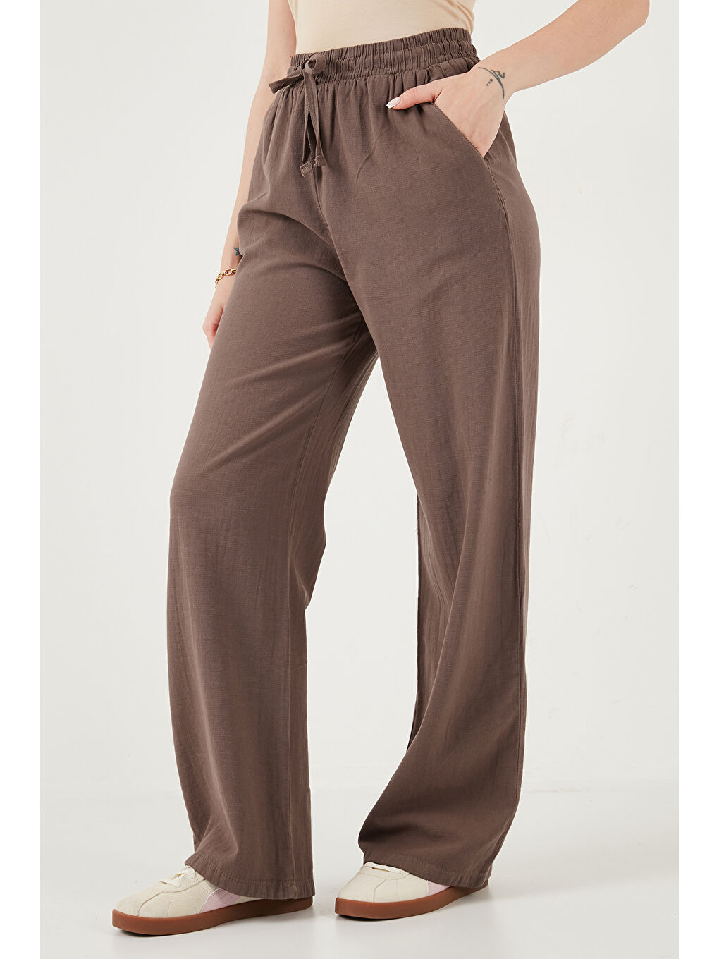 Kahverengi Pamuklu Relaxed Fit Yüksek Bel Bol Paça Kadın Pantolon 668YP5118-5