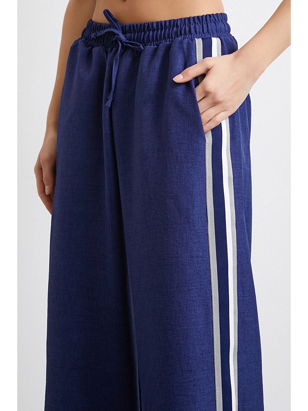 Mavi Beli Lastikli Çift Şeritli Pantolon Saks-4