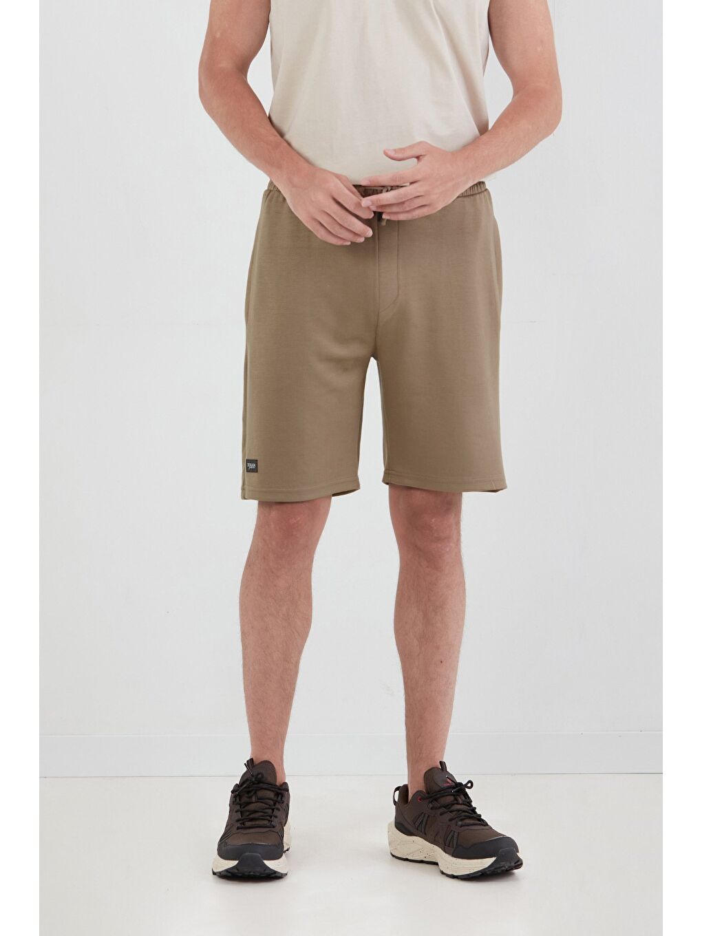 Kahverengi Beli Lastikli Armalı Penye Şort-2