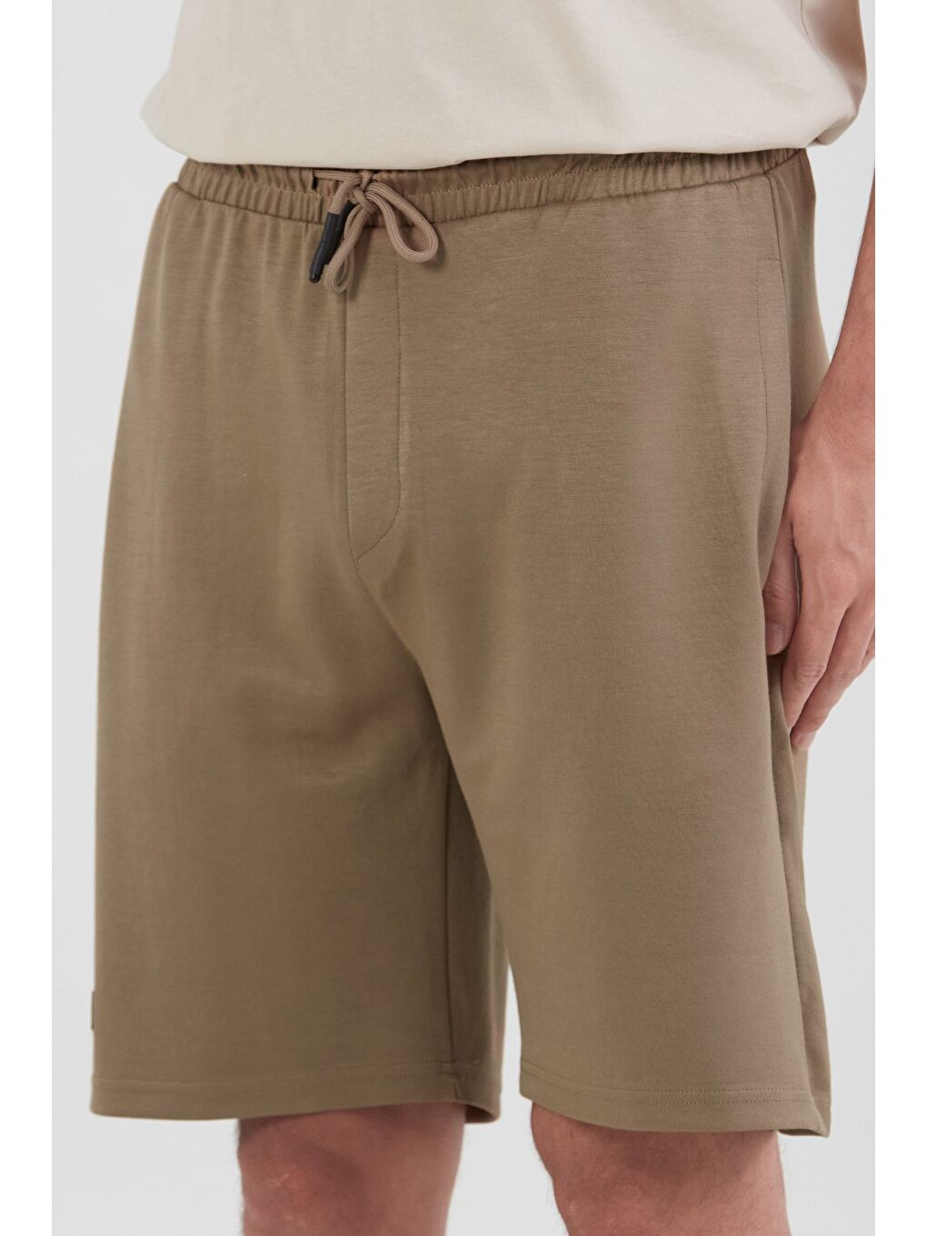 Kahverengi Beli Lastikli Armalı Penye Şort-4